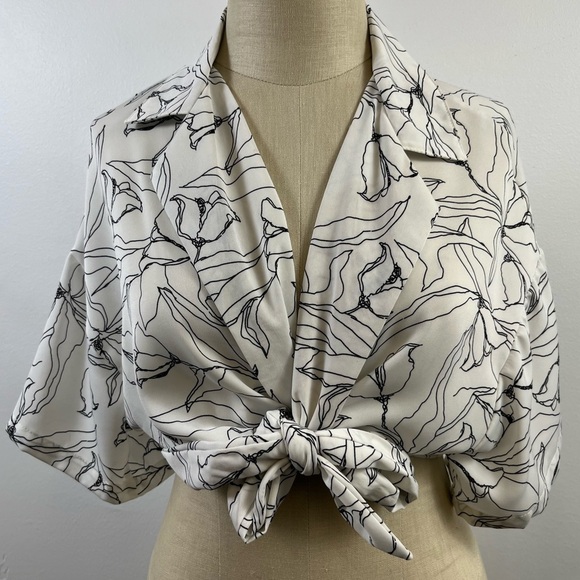 Jon & Anna Contemporary White and Black Floral Tie Front Crop Top, sz. MD - Picture 1 of 16